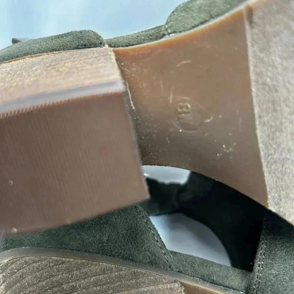 C. Est 1946 Olivine Size 8 Boots Suede Ankle Green Strap - Picture 10 of 10